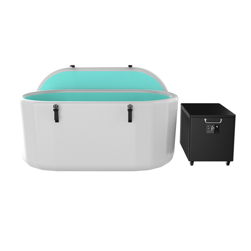 Kolam terjun sejuk yang besar