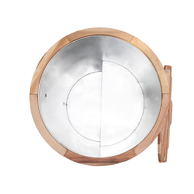 Tab mandi sejuk kayu