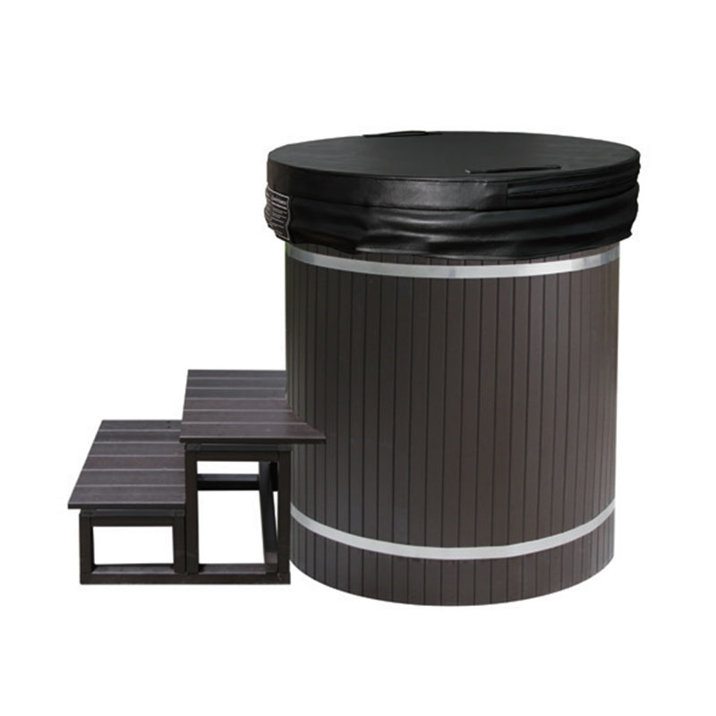 Tab mandi sejuk kayu