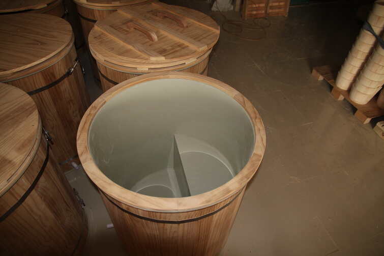 Thermo New Zealand Pine Ice Bath with PP Liner